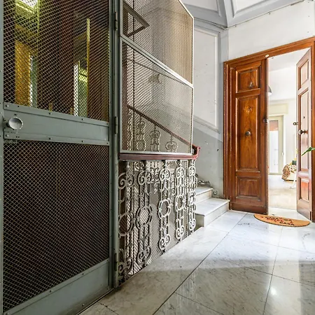 Via Morghen 63 - Primo Piano * Napoli